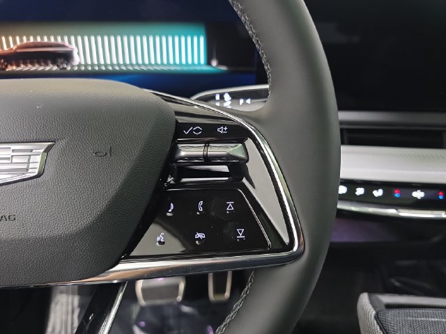 New 2027 Cadillac Optiq Sport w/ LPO, Floor Liner Package AWD/4WD image 15