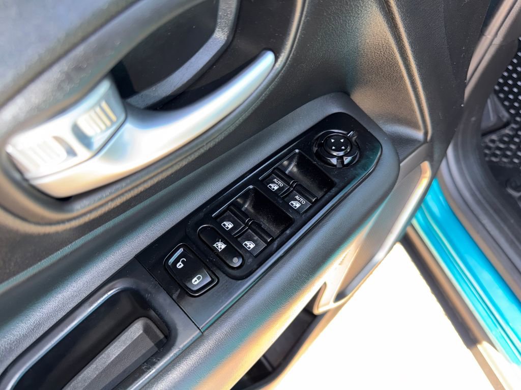 Used 2022 Jeep Renegade Latitude image 12