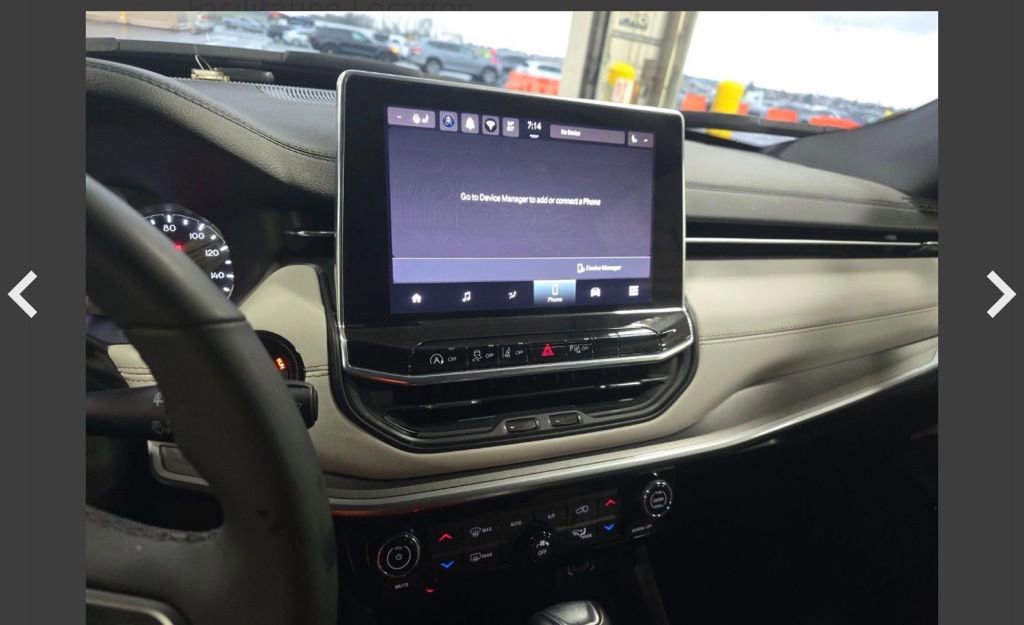 Used 2025 Jeep Compass Limited AWD/4WD image 15