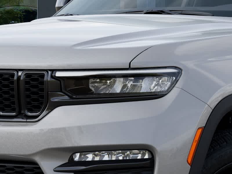 New 2025 Jeep Grand Cherokee Limited w/ Black Appearance Package AWD/4WD image 10