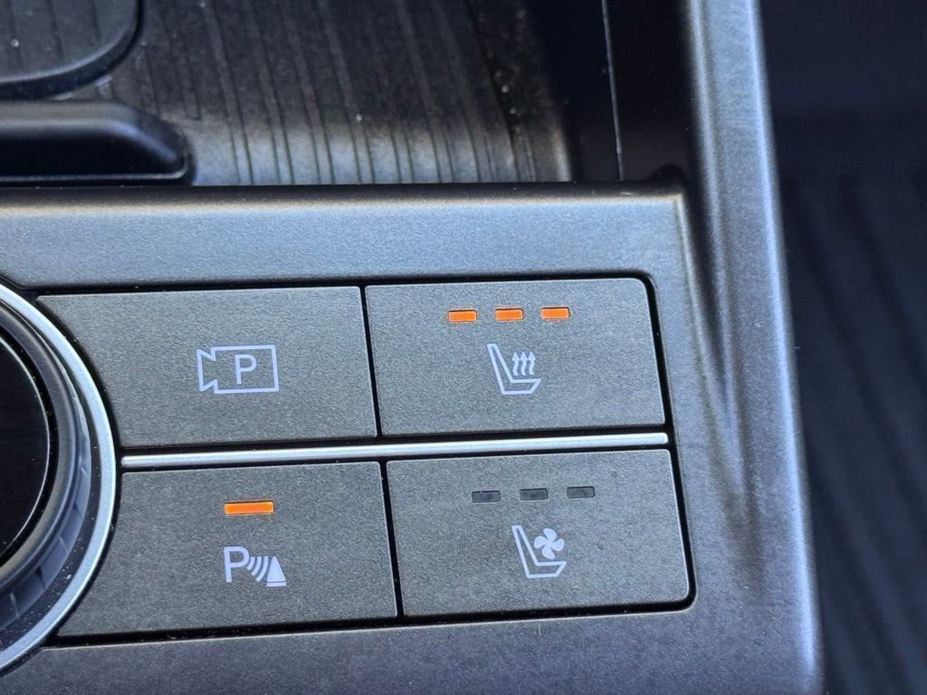 Used 2025 Hyundai Kona Limited image 8