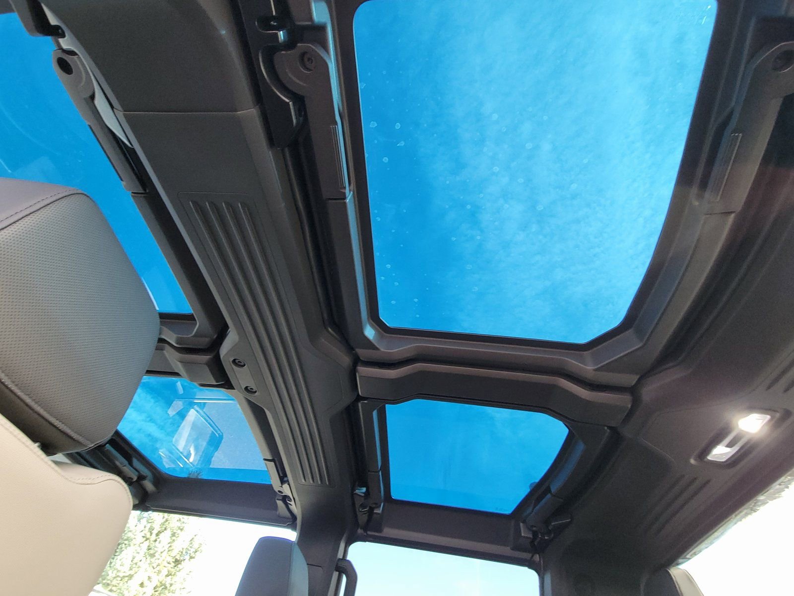 New 2026 GMC Hummer EV 4x4 Crew Cab image 9