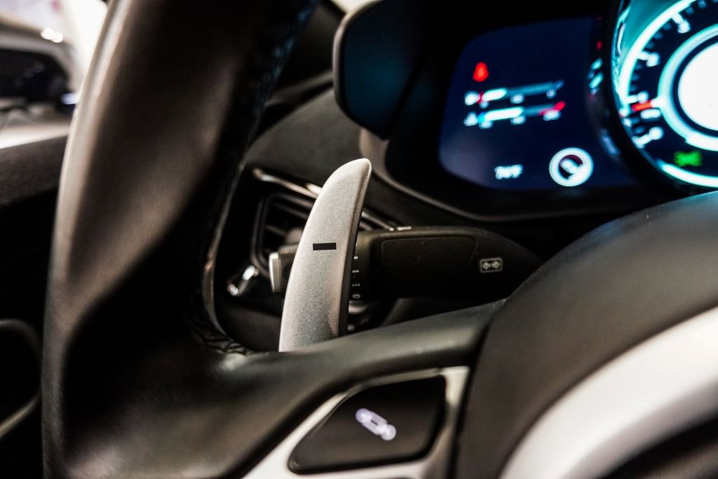 Used 2019 Aston Martin V8 Vantage Coupe image 12