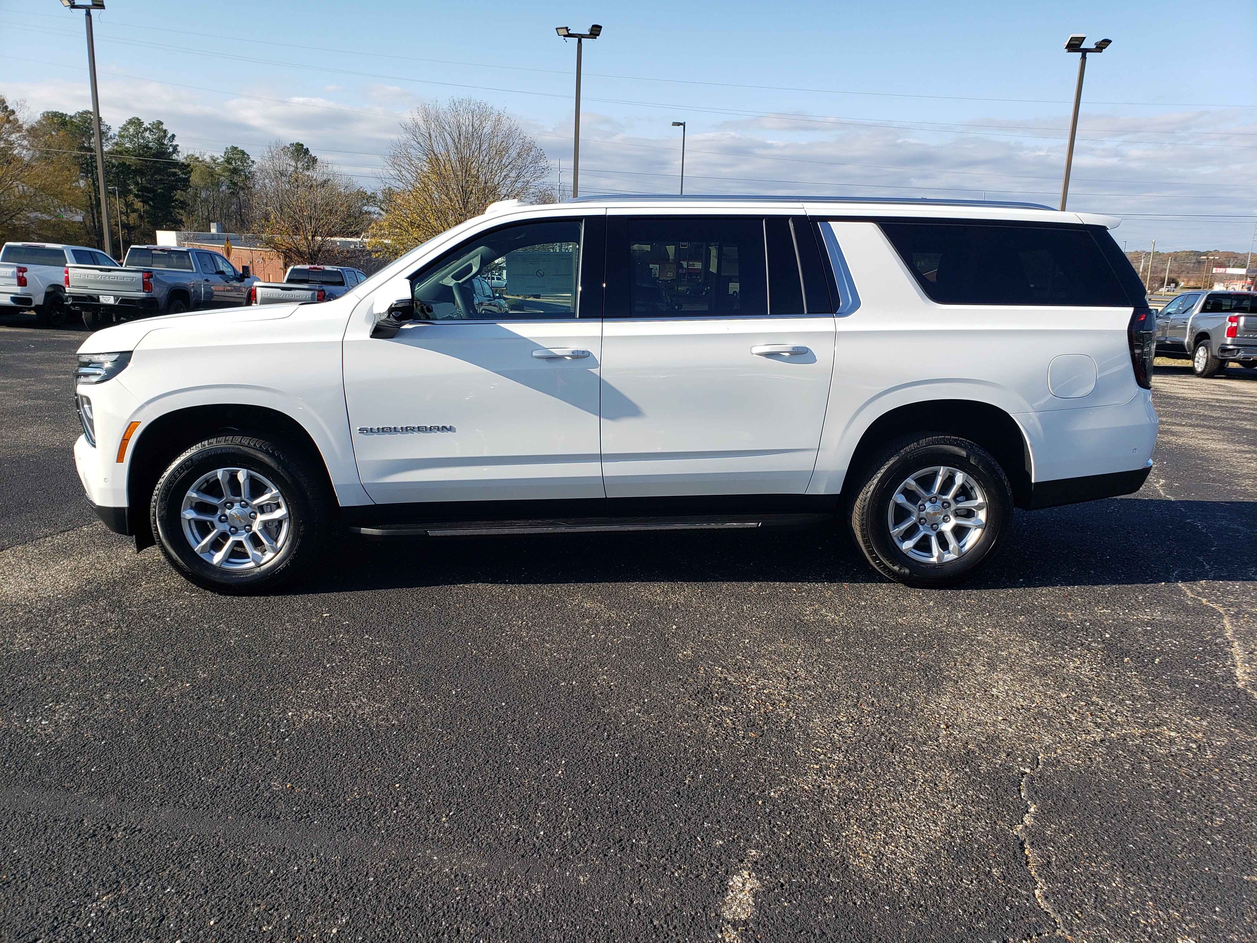 New 2026 Chevrolet Suburban LT w/ Comfort Package image 6