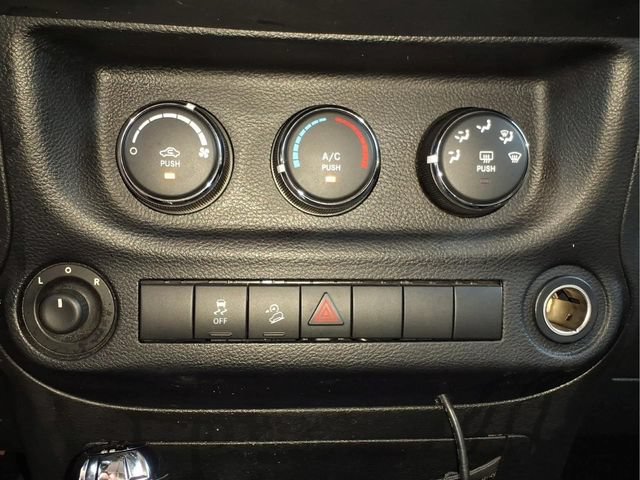 Used 2014 Jeep Wrangler Sport AWD/4WD image 18