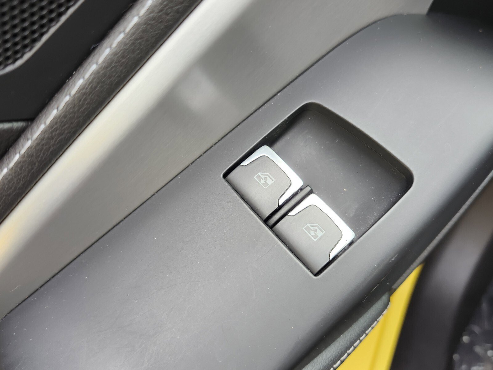 Used 2019 Chevrolet Corvette Stingray Coupe w/ 2LT Preferred Equipment Group image 37