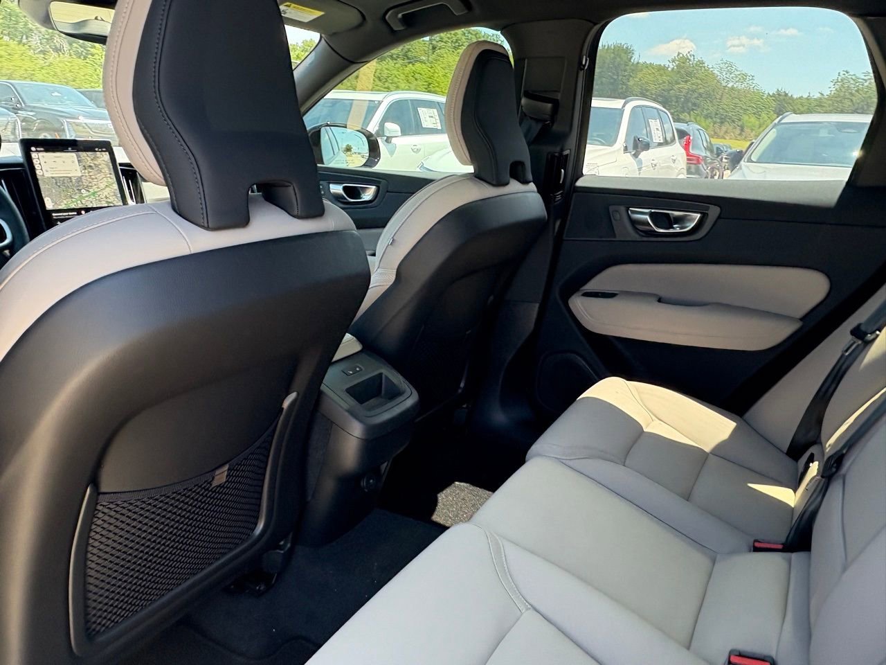 New 2026 Volvo XC60 B5 Plus w/ Protection Package Premier AWD/4WD image 22
