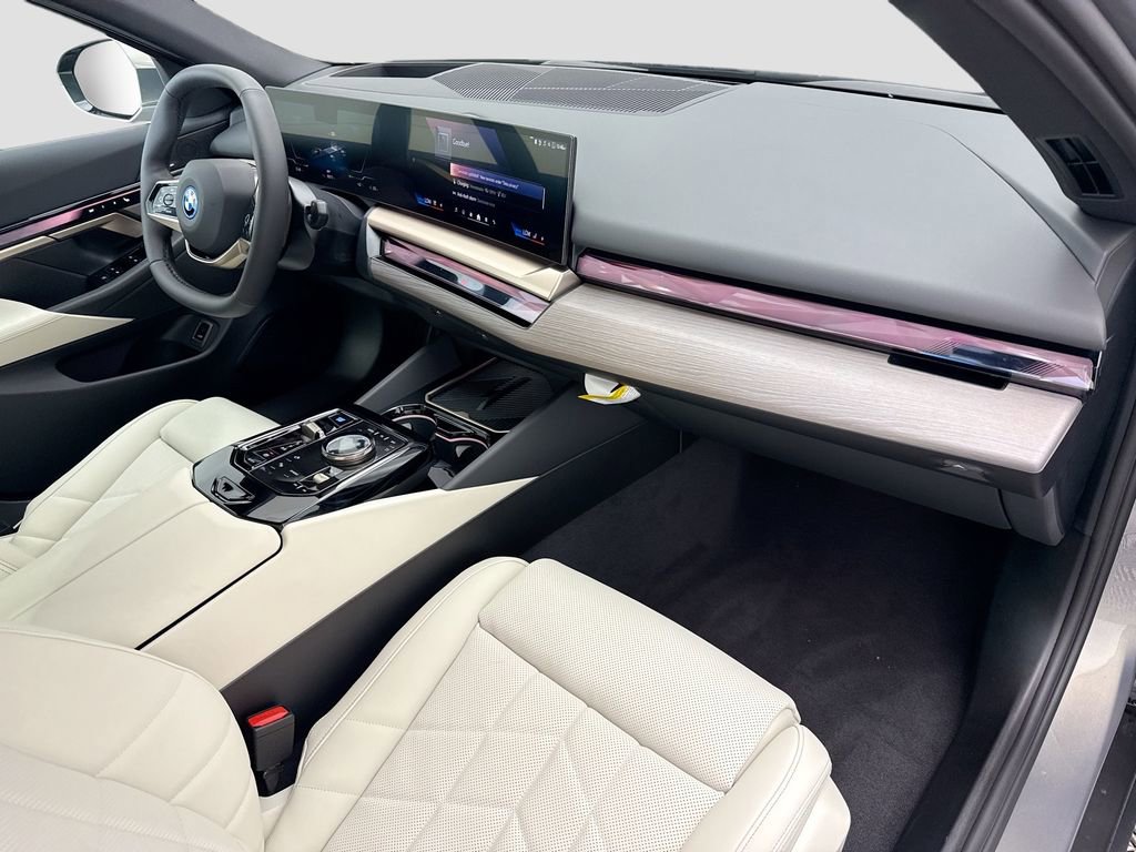 New 2026 BMW i5 eDrive40 w/ Premium Package image 16