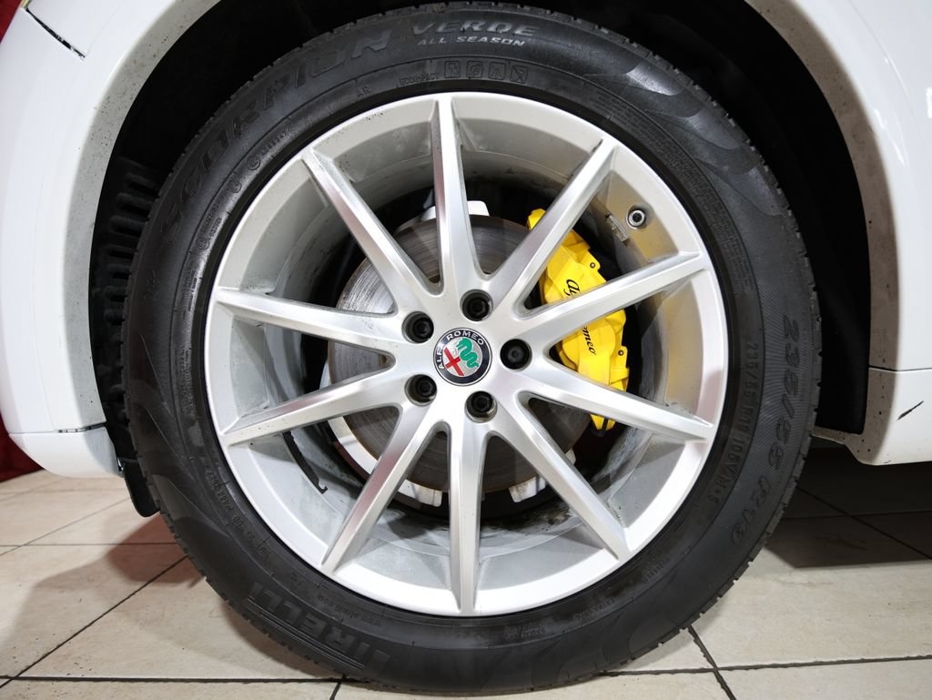 Used 2021 Alfa Romeo Stelvio Ti w/ Premium Package AWD/4WD image 7