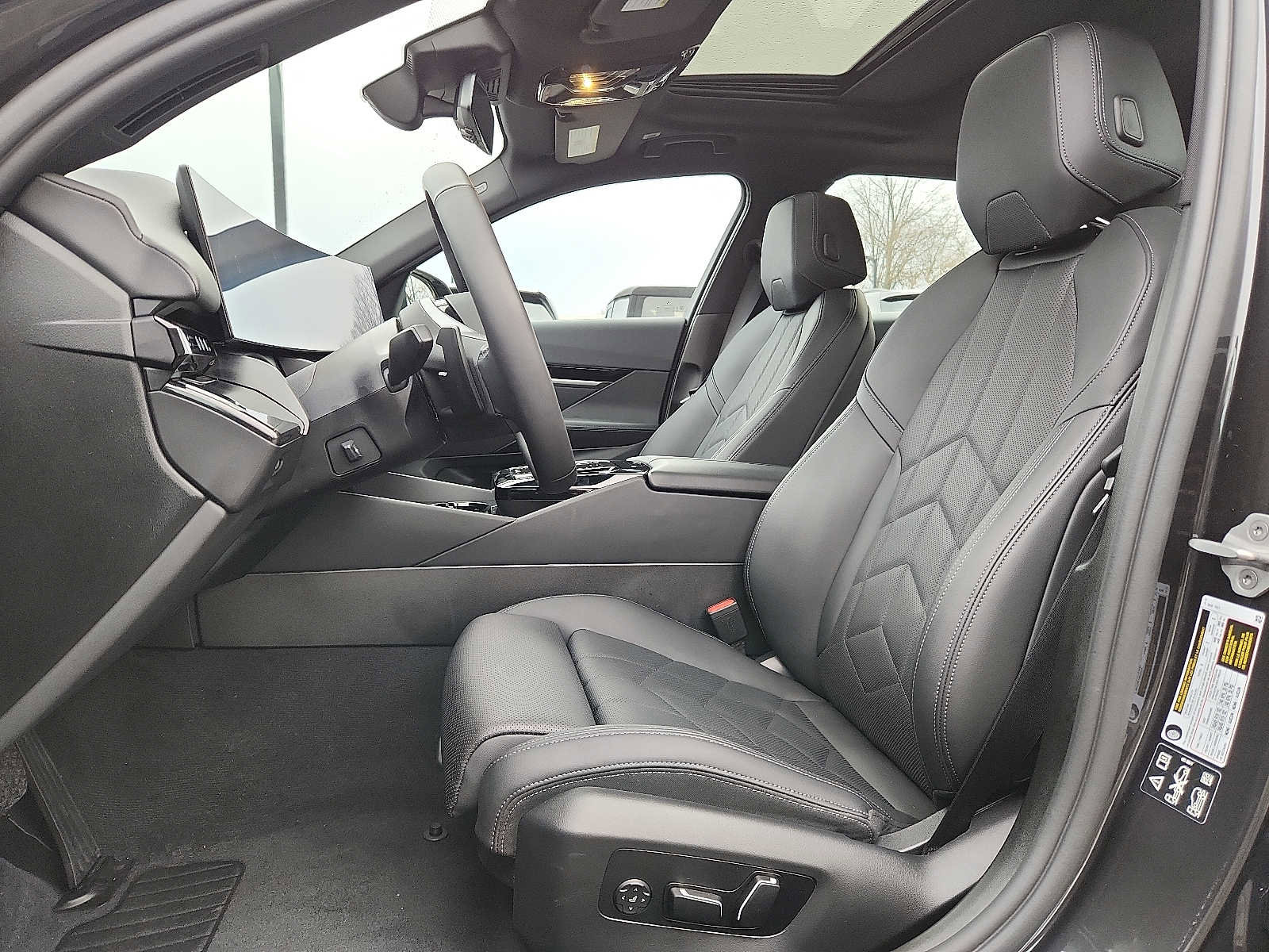 Used 2025 BMW 530i xDrive w/ Premium Package AWD/4WD image 13