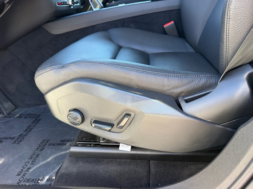 Used 2023 Volvo XC60 B5 Plus AWD/4WD image 17