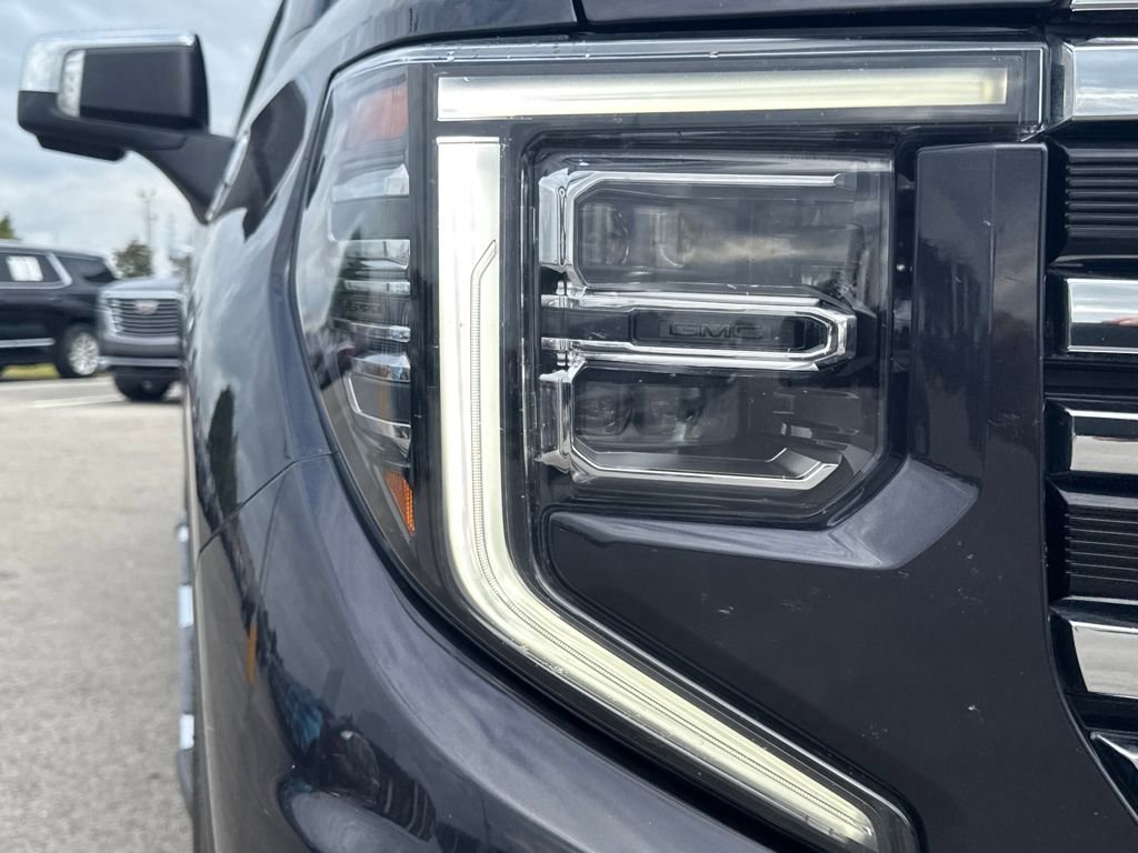 Used 2022 GMC Sierra 1500 SLT w/ SLT Premium Package image 11