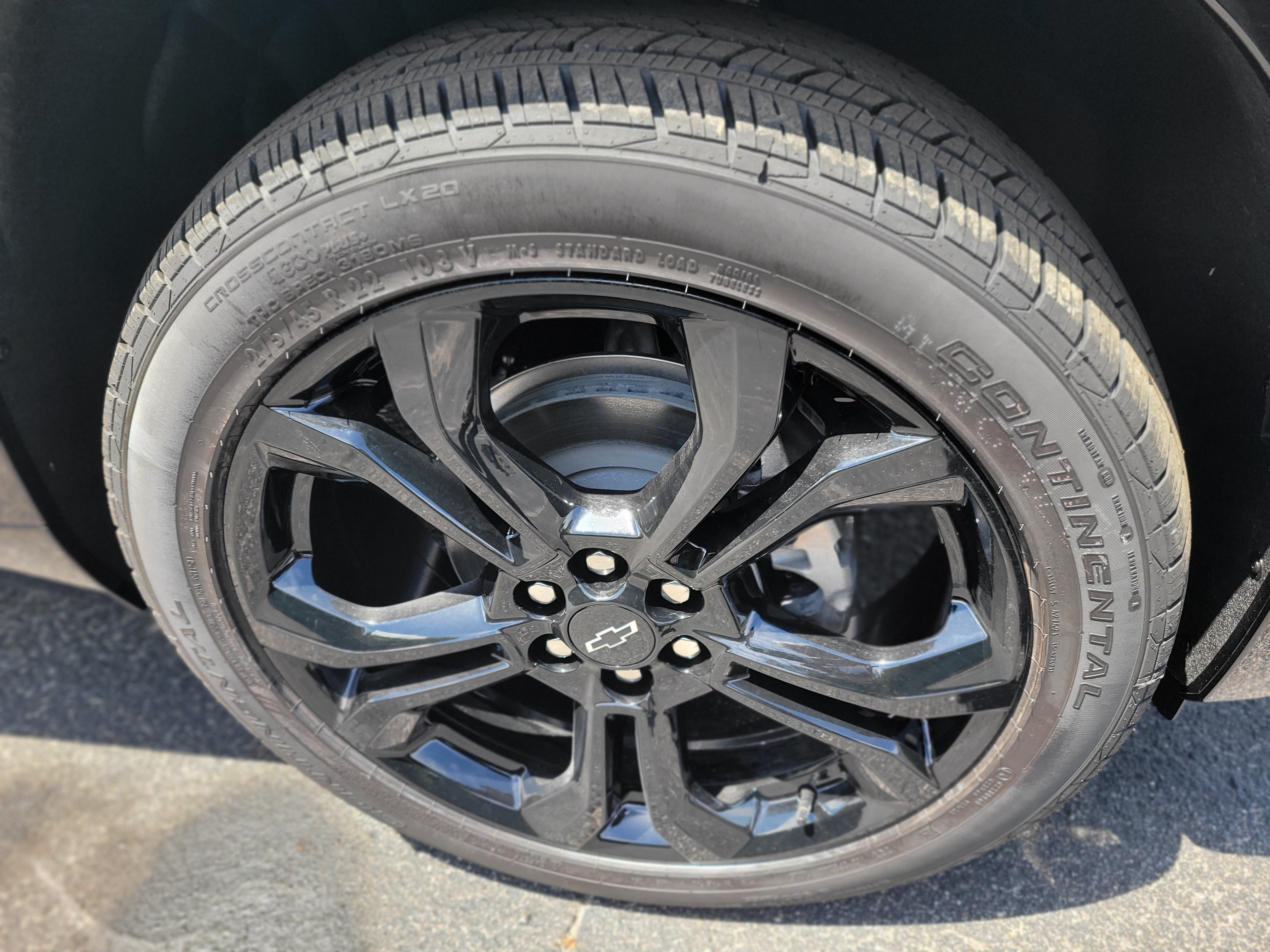 New 2027 Chevrolet Traverse RS w/ LPO, Floor Liner Package FWD image 40