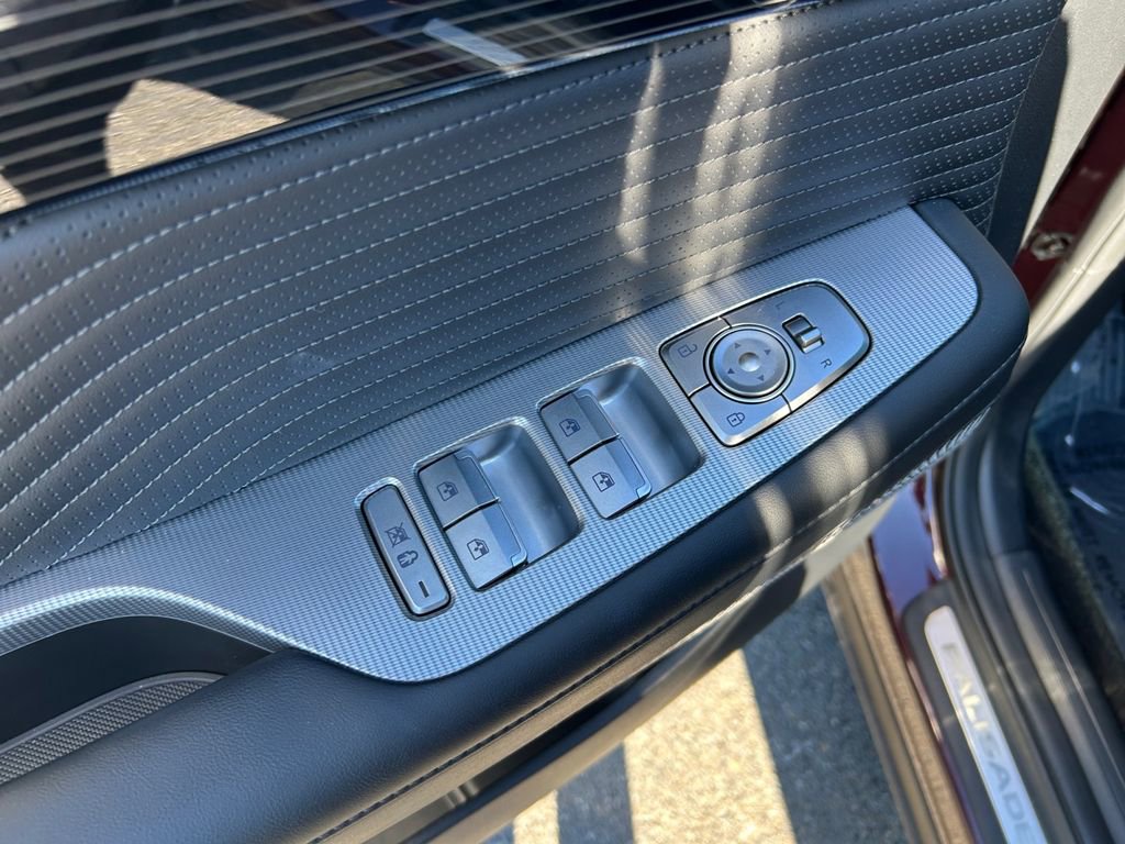 Used 2025 Hyundai Palisade Calligraphy image 24