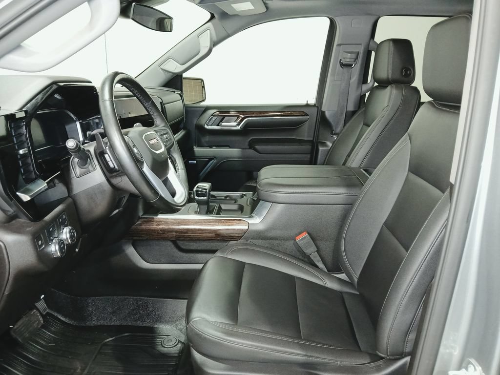 Used 2024 GMC Sierra 1500 Elevation w/ Elevation Premium Package AWD/4WD image 9