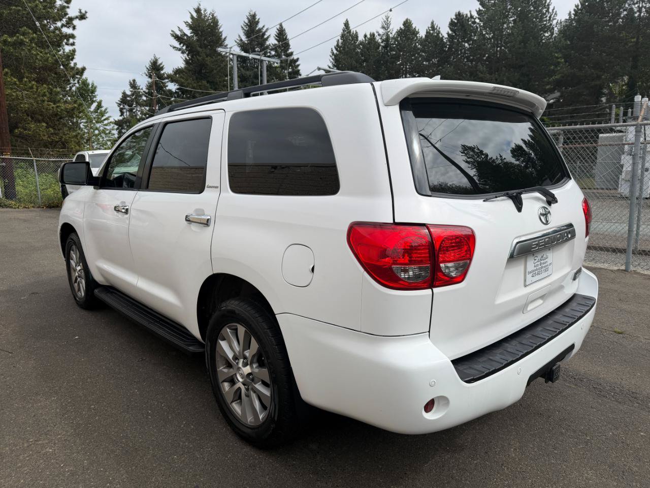 Used 2011 Toyota Sequoia Limited AWD/4WD image 7