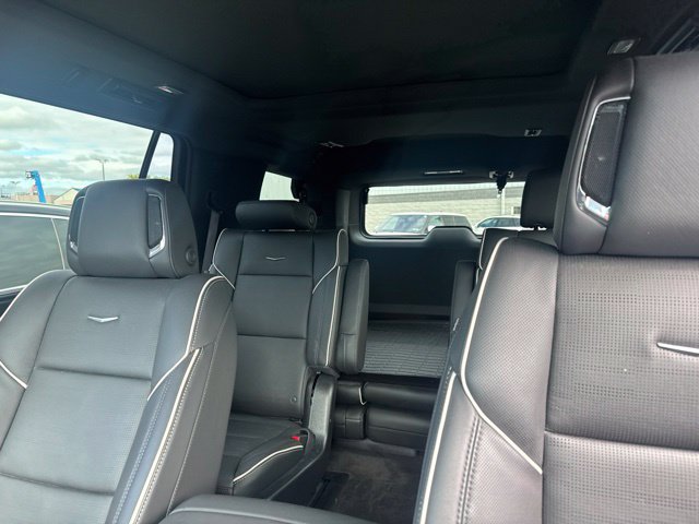 Used 2023 Cadillac Escalade Premium Luxury AWD/4WD image 27
