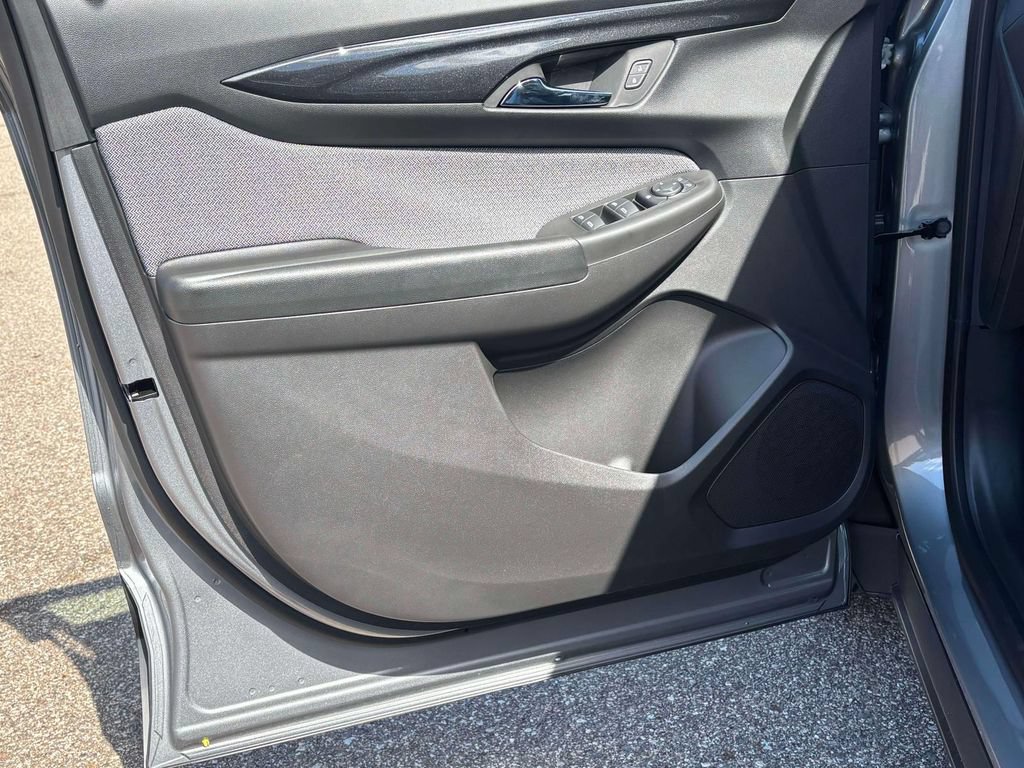 New 2026 Chevrolet TrailBlazer LT w/ LT Cold Weather Package FWD image 7