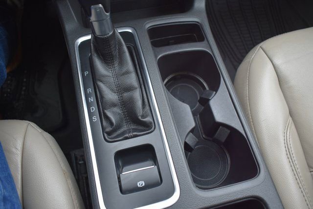 Used 2017 Ford Escape Titanium image 32