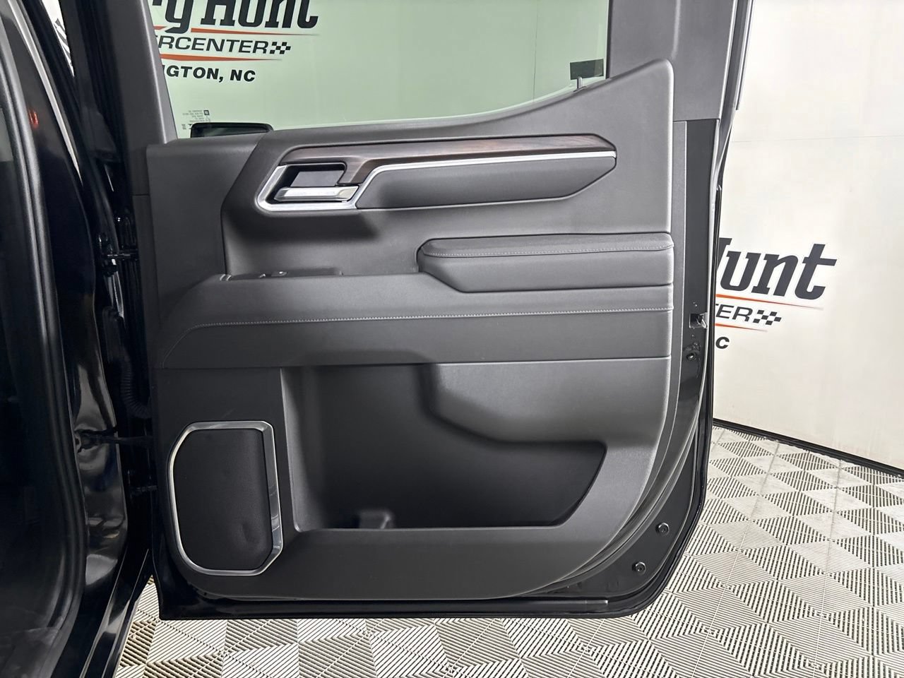 Used 2026 GMC Sierra 1500 SLT AWD/4WD image 26