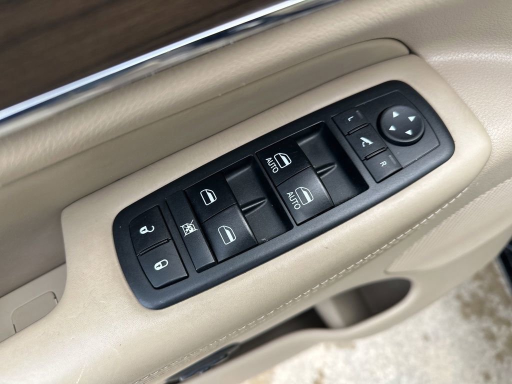 Used 2018 Jeep Grand Cherokee Overland image 15