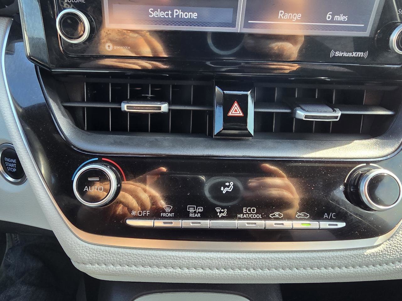 Used 2022 Toyota Corolla SE image 20