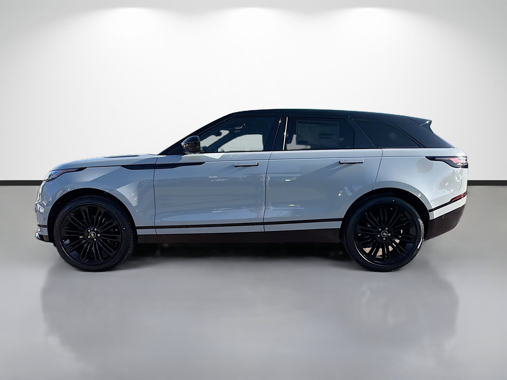 New 2026 Land Rover Range Rover Velar Dynamic SE AWD/4WD image 2