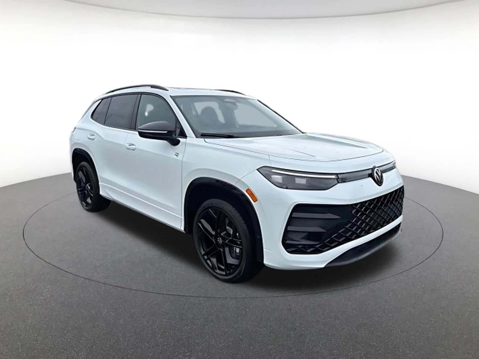 New 2026 Volkswagen Tiguan SE R-Line