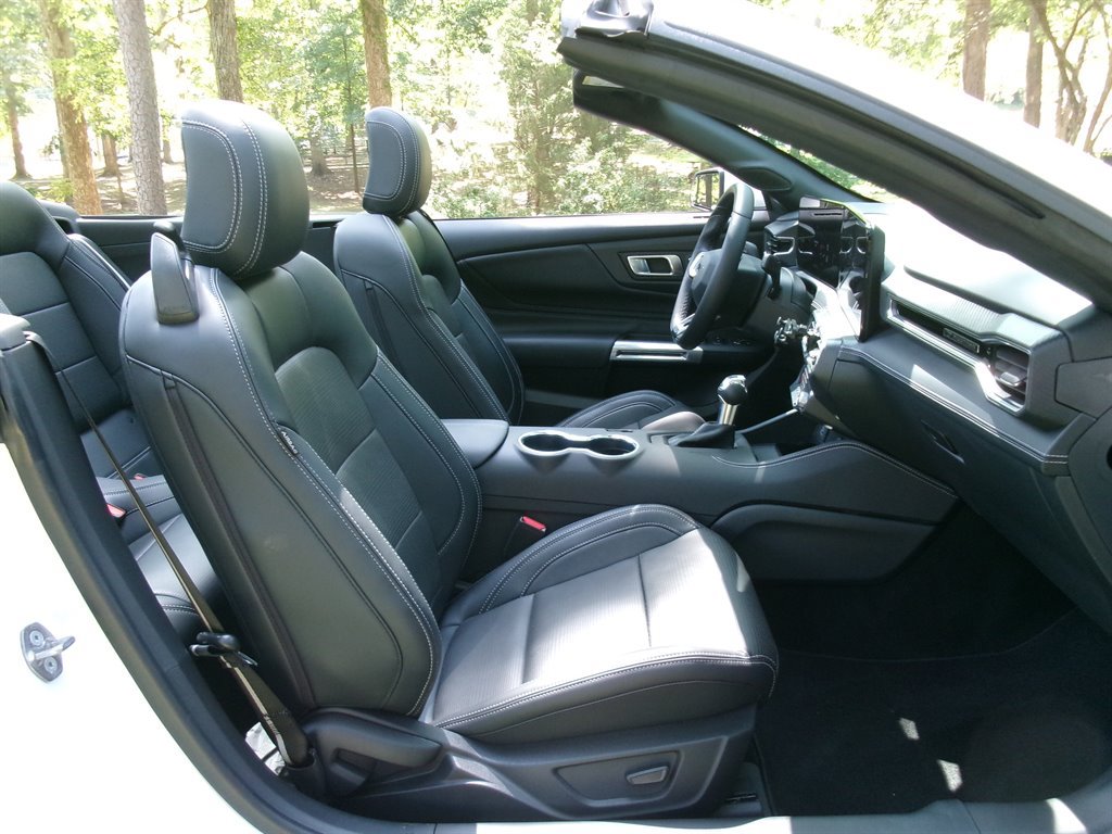 Used 2025 Ford Mustang Premium RWD image 24