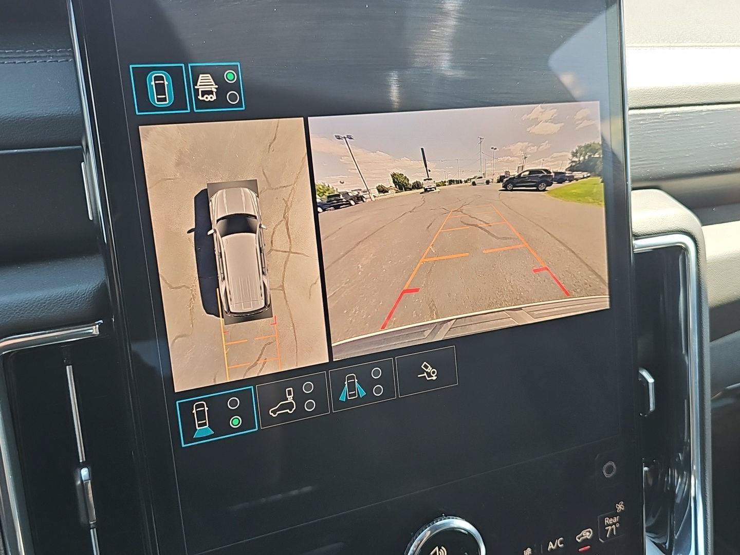 Used 2025 GMC Yukon Denali AWD/4WD image 18