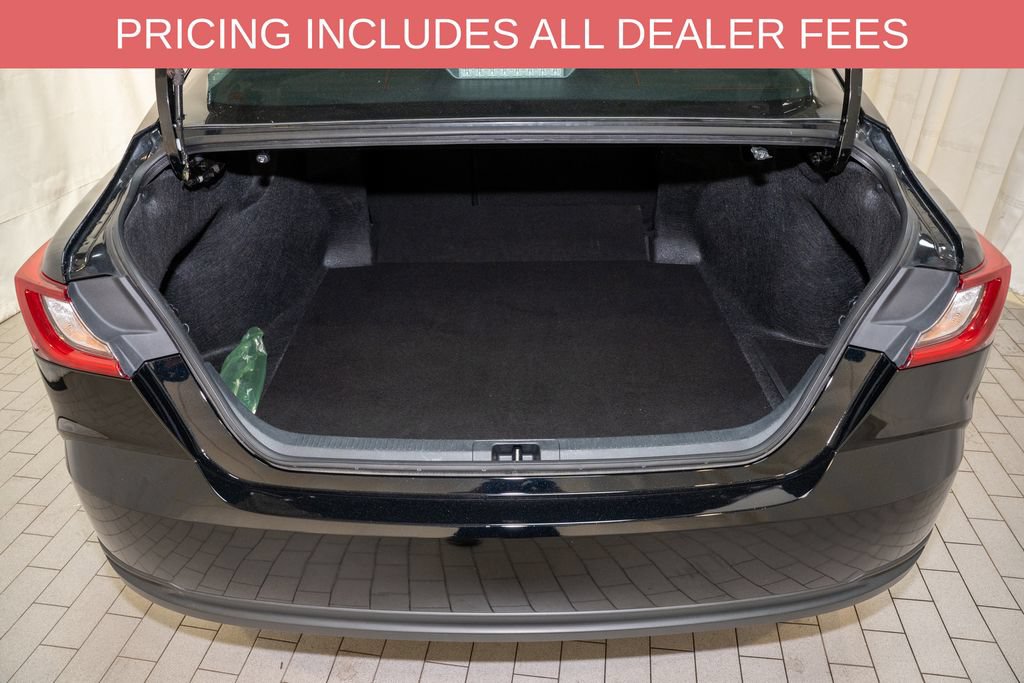 Used 2025 Toyota Camry LE FWD image 5