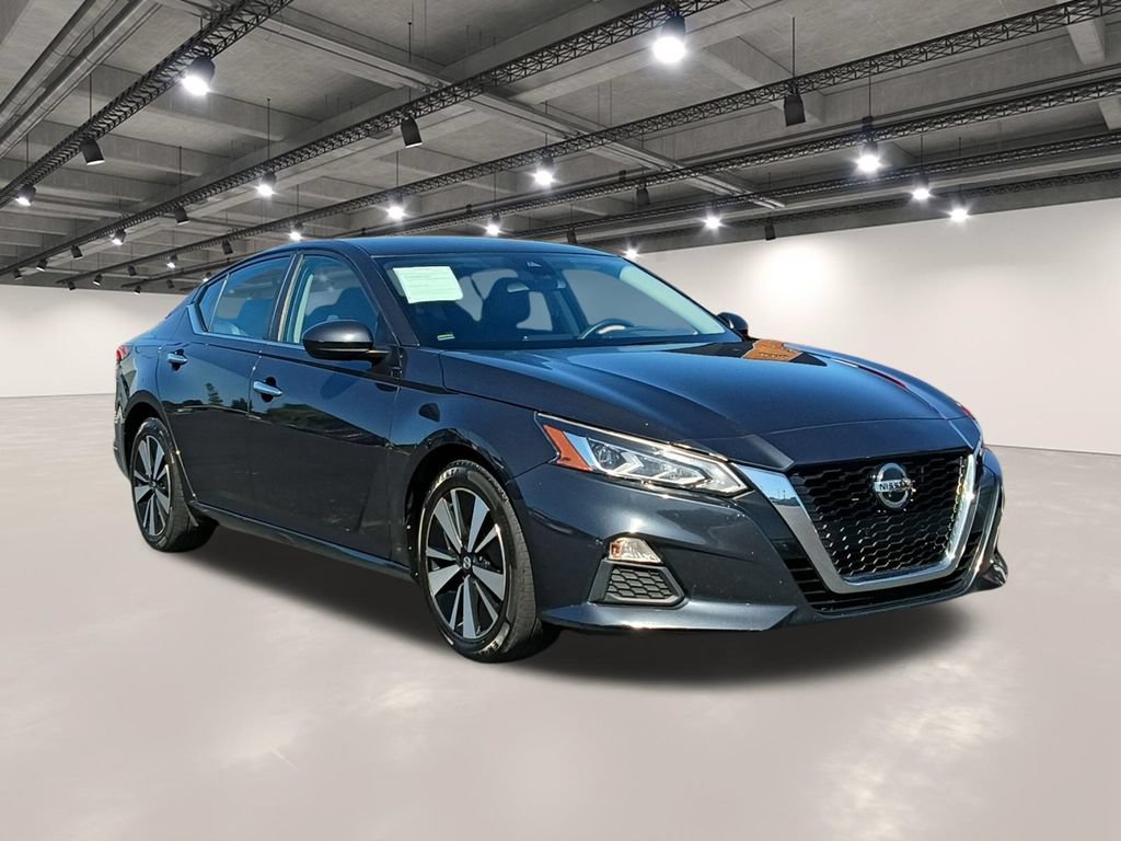Used 2022 Nissan Altima 2.5 SV FWD image 2