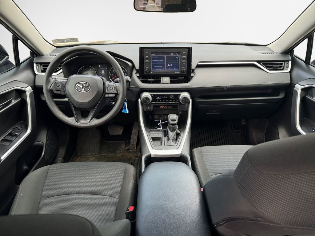 Used 2022 Toyota RAV4 LE FWD image 22