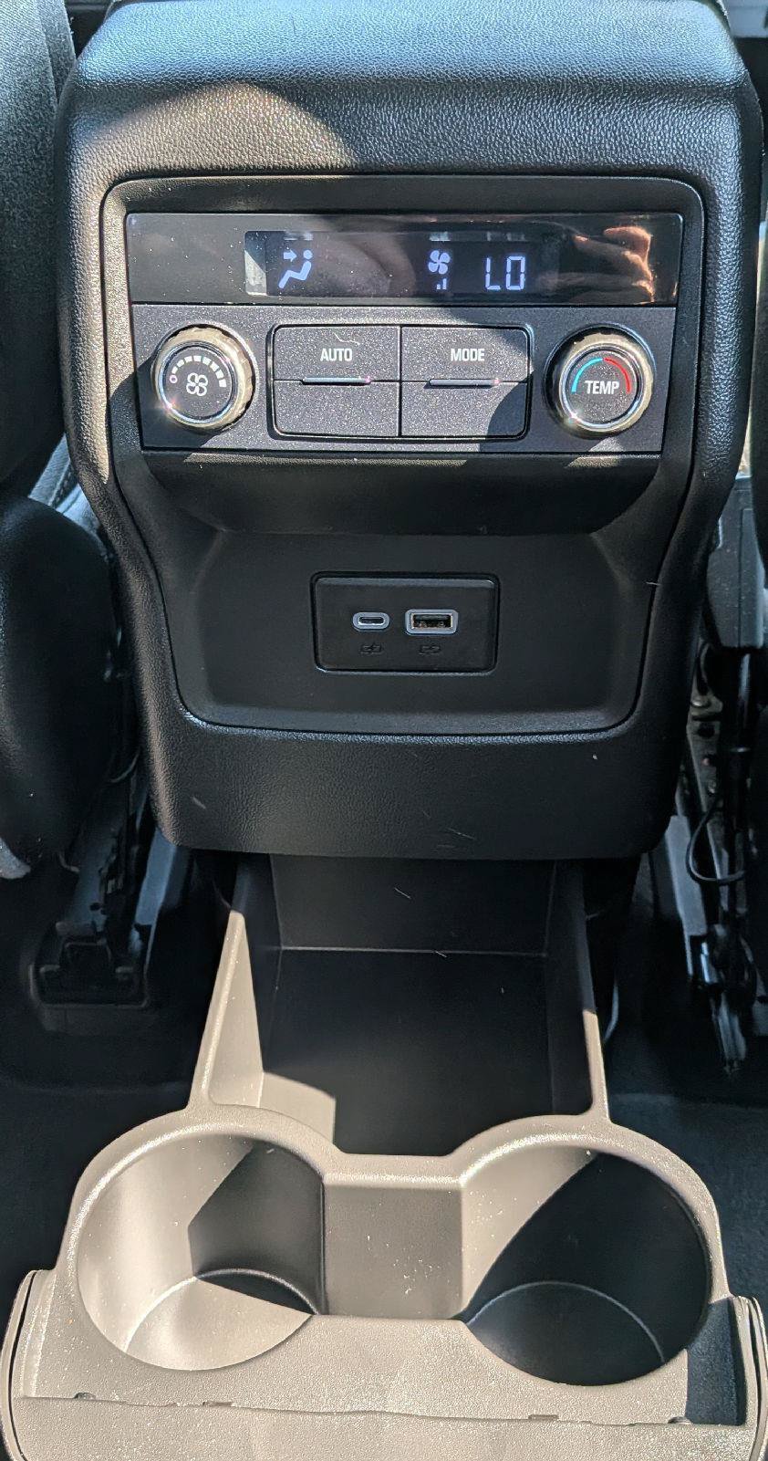 Used 2022 GMC Acadia SLE AWD/4WD image 18