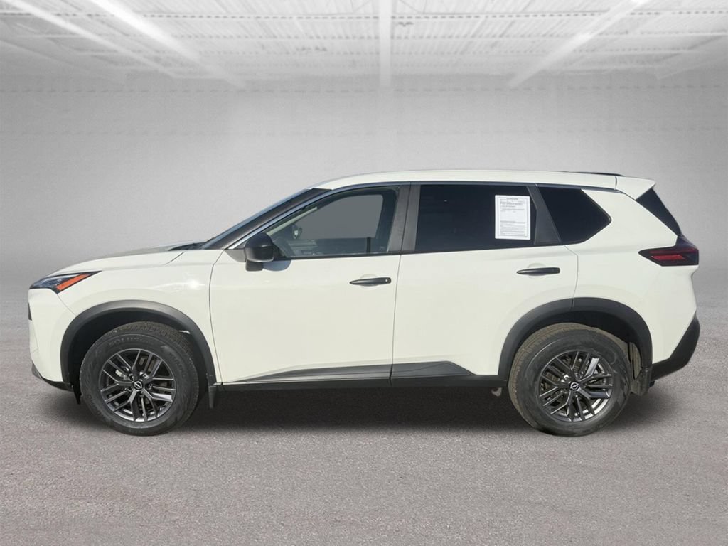 Used 2023 Nissan Rogue S AWD/4WD image 10