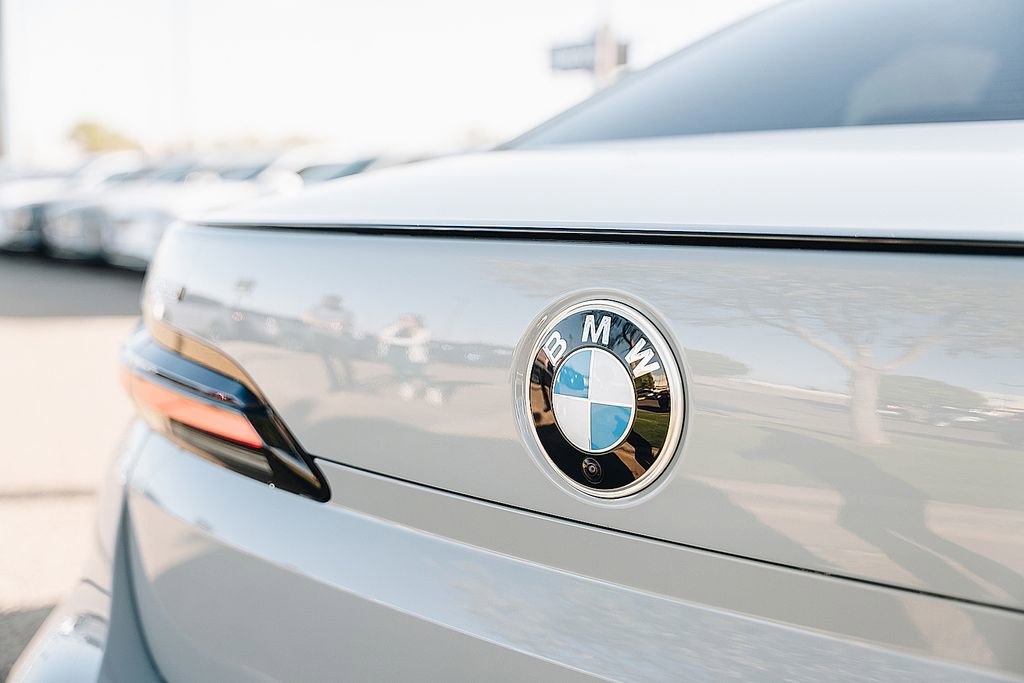 Used 2025 BMW 760i xDrive w/ Executive Package image 16