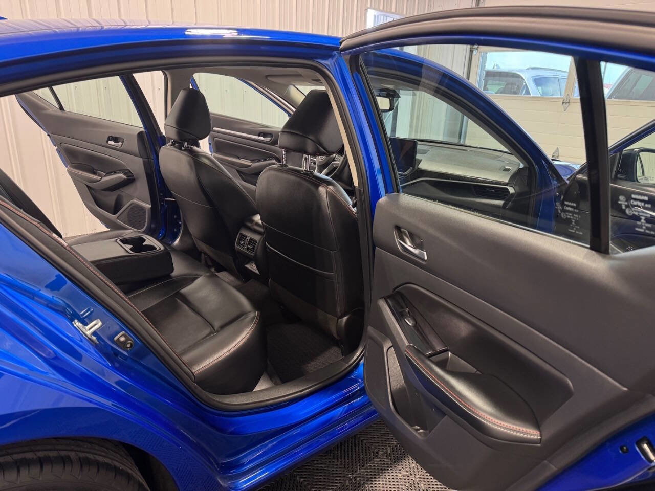 Used 2025 Nissan Altima 2.5 SR image 23