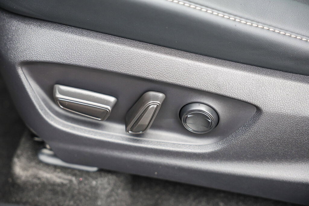 Certified 2026 Toyota Crown XLE w/ Advanced Technology Package AWD/4WD image 15