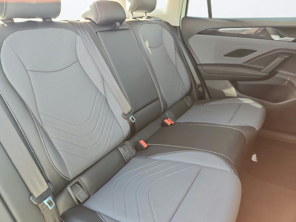 Certified 2026 Volkswagen Tiguan SE AWD/4WD image 26