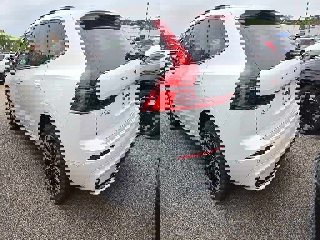 New 2026 Volvo XC60 B5 Plus w/ Protection Package Premier image 5