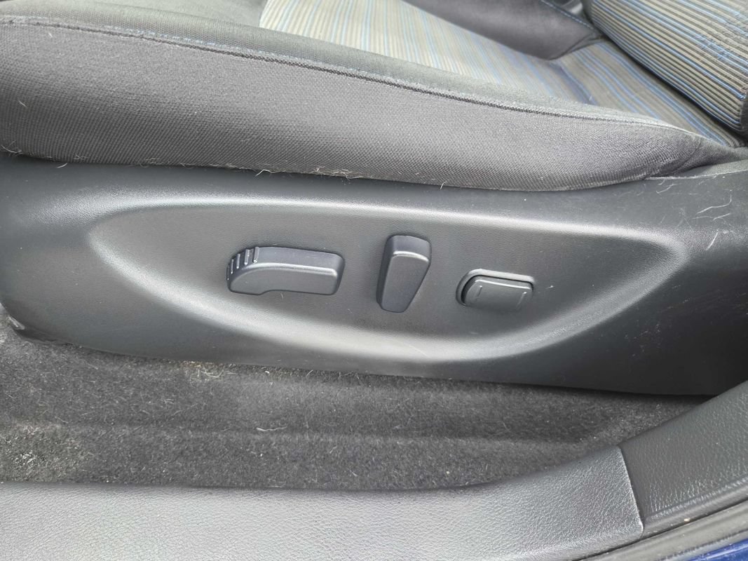 Used 2019 Nissan Leaf SV w/ SV Technology Package FWD image 17