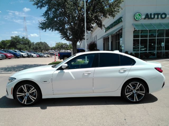 Used 2022 BMW 330e w/ Driving Assistance Package RWD image 14