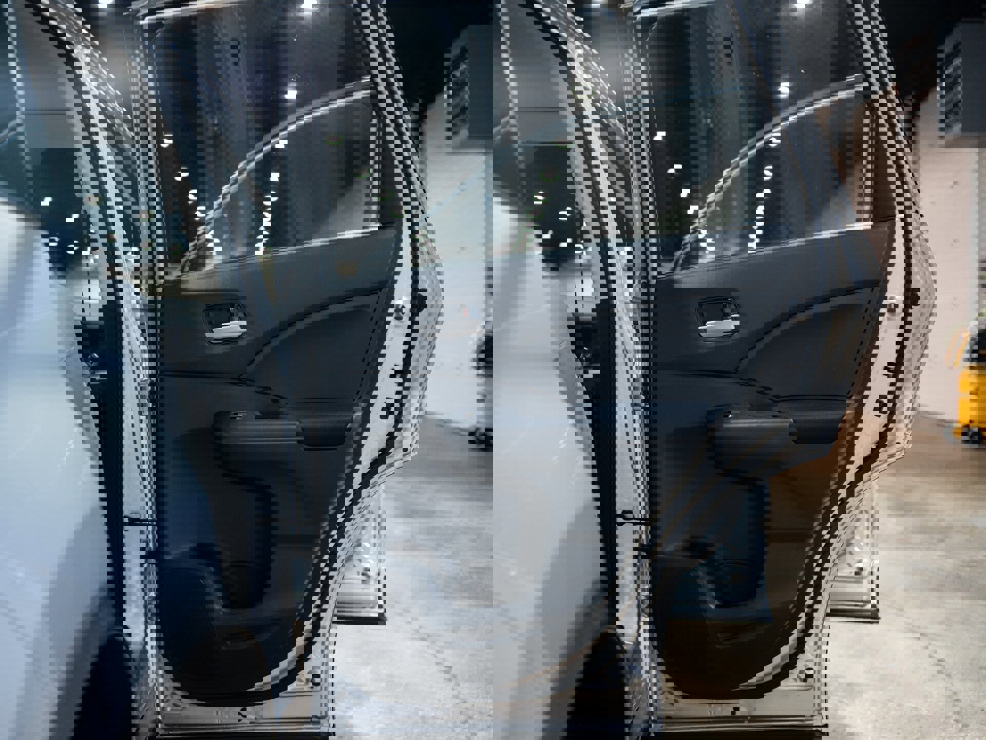 Used 2016 Honda CR-V LX image 41