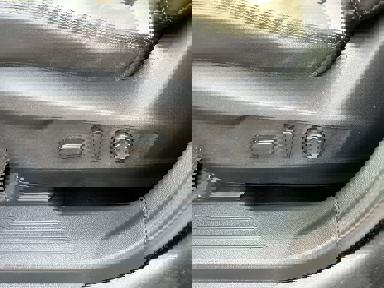 Used 2020 Subaru Outback Limited image 22