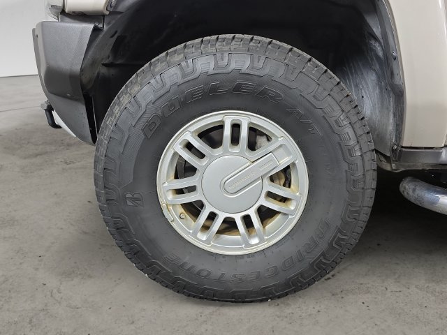Used 2009 HUMMER H3 Luxury AWD/4WD image 9