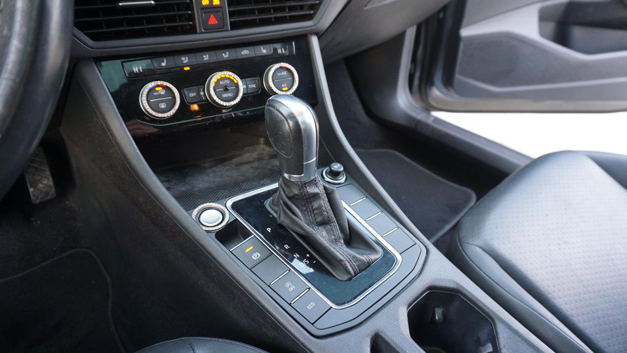 Used 2019 Volkswagen Jetta R-Line image 18