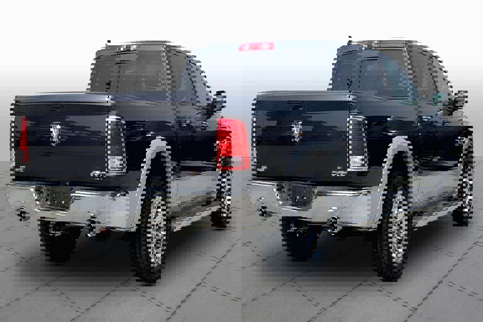 Used 2014 RAM 1500 Laramie w/ Convenience Group AWD/4WD image 13