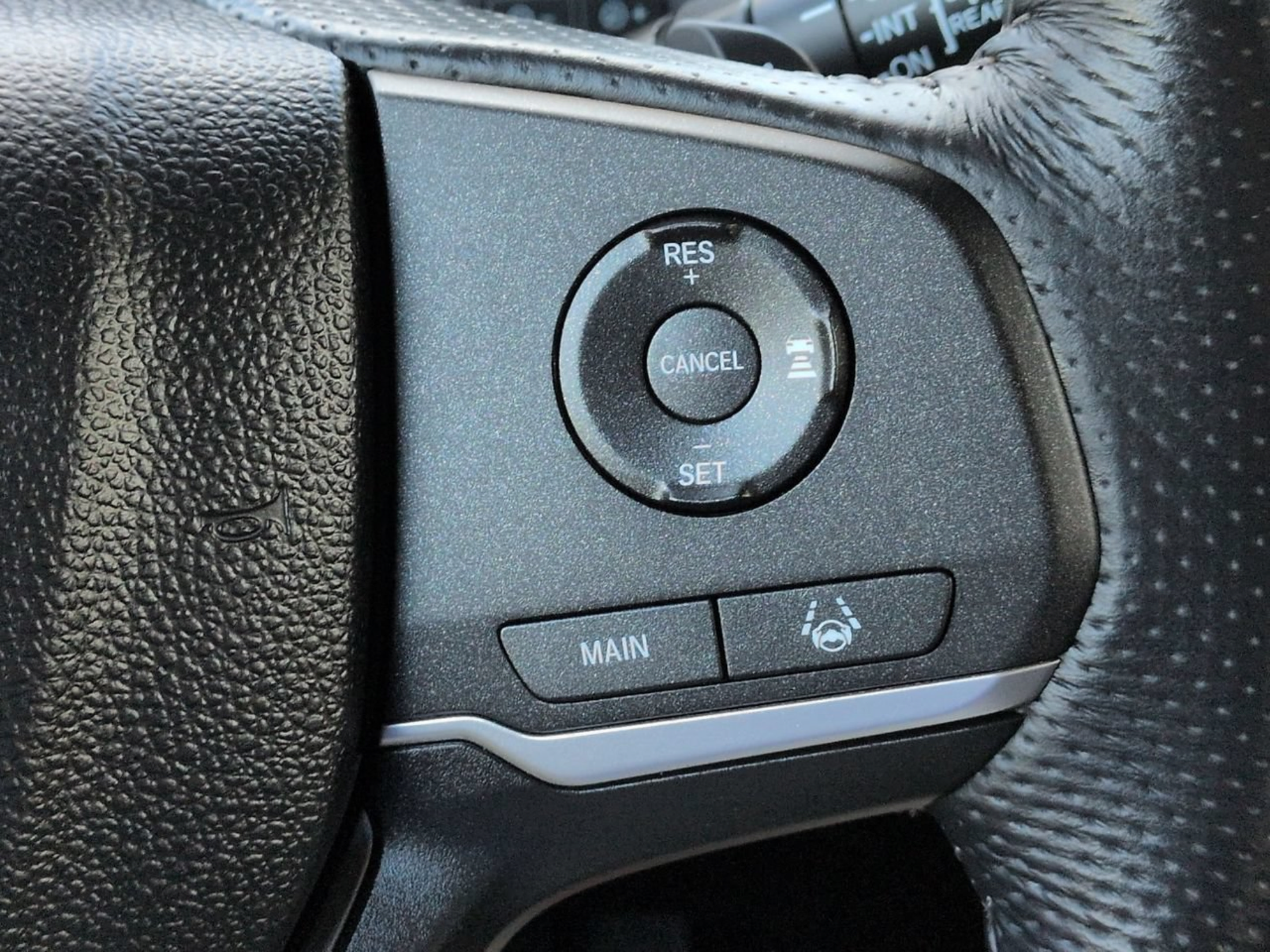 Used 2023 Honda Passport EX-L image 32