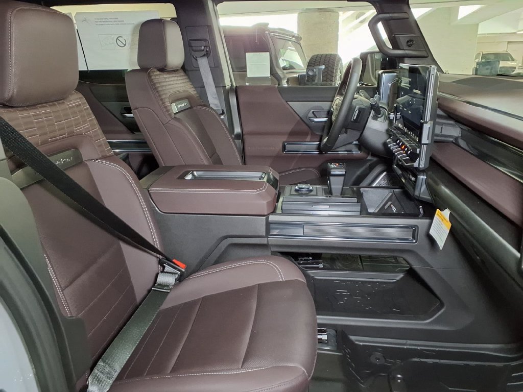 New 2026 GMC Hummer EV 4x4 Crew Cab w/ LPO, Illumination Package image 5
