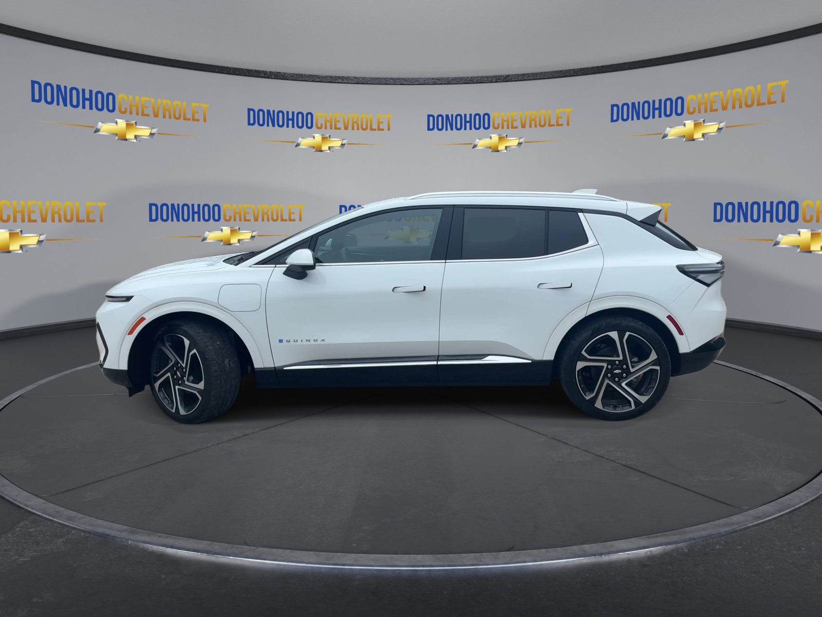 Used 2026 Chevrolet Equinox EV LT AWD/4WD image 8